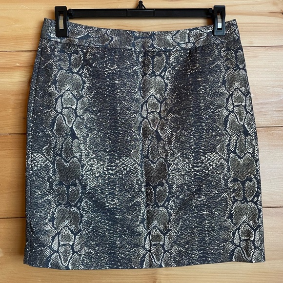 Shiny gold snakeskin mini skirt - Picture 1 of 5